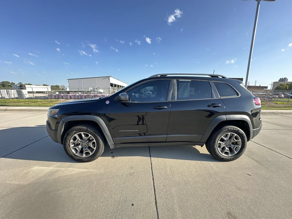 Used 2020 Jeep Cherokee Trailhawk w/ Cold Weather Group AWD/4WD image 11
