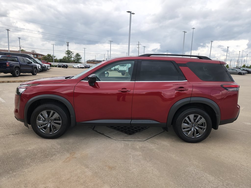Certified 2026 Nissan Pathfinder SV FWD image 8
