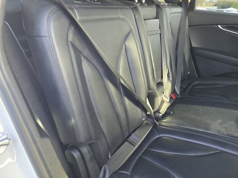 Used 2022 Lincoln Nautilus FWD image 19