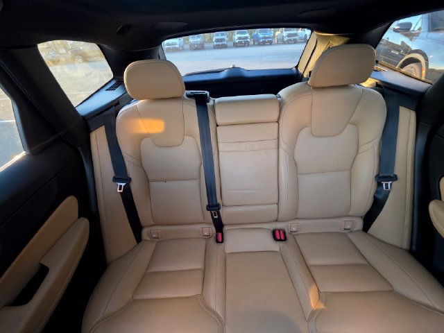 Used 2021 Volvo XC60 T5 Inscription w/ Climate Package AWD/4WD image 10