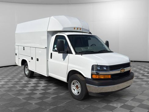 New 2025 Chevrolet Express 3500 w/ Power Convenience Package RWD image 5