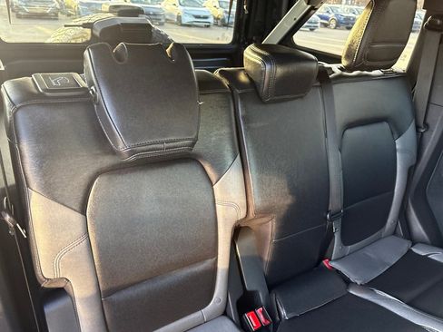 Used 2023 Ford Bronco Black Diamond w/ Sasquatch Package image 44