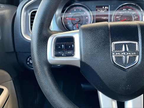 Used 2011 Dodge Charger SE RWD image 10
