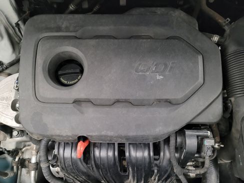 Used 2018 Hyundai Santa Fe Sport FWD image 30