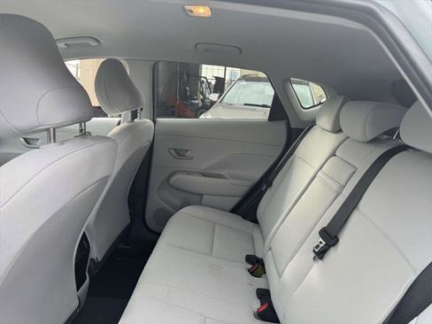 Used 2024 Hyundai Kona SEL image 11