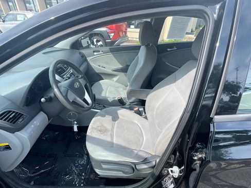Used 2013 Hyundai Accent GLS FWD image 22