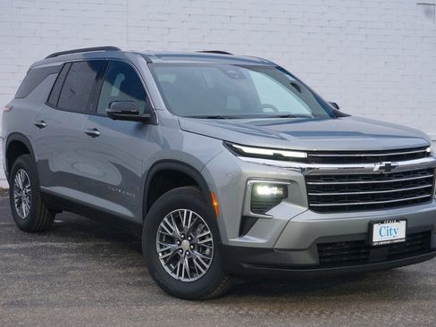 New 2026 Chevrolet Traverse LT w/ Driver Confidence Package image 2