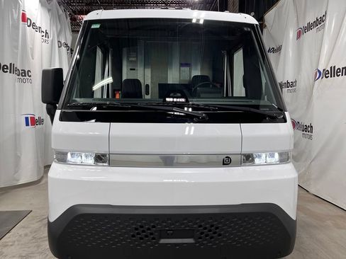 Used 2024 Chevrolet Brightdrop 400 w/ Commercial Equipment Package AWD/4WD image 2