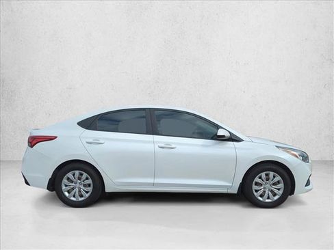 Used 2021 Hyundai Accent SE image 4