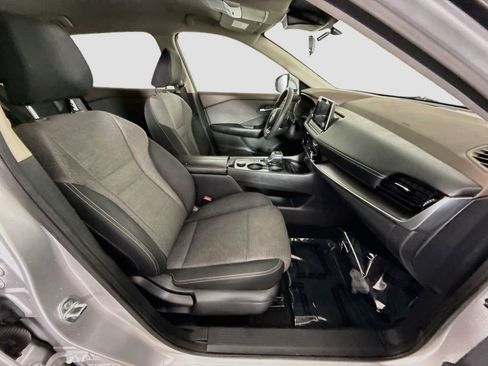 Used 2022 Nissan Rogue SV AWD/4WD image 29