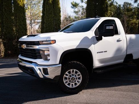 Used 2025 Chevrolet Silverado 2500 LT w/ Convenience Package image 3