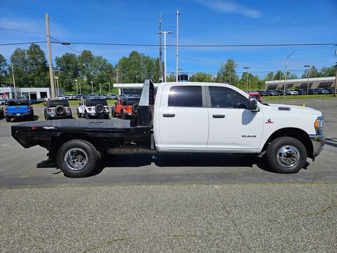 Used 2024 RAM 3500 SLT w/ Quick Order Package 2YG SLT AWD/4WD image 6