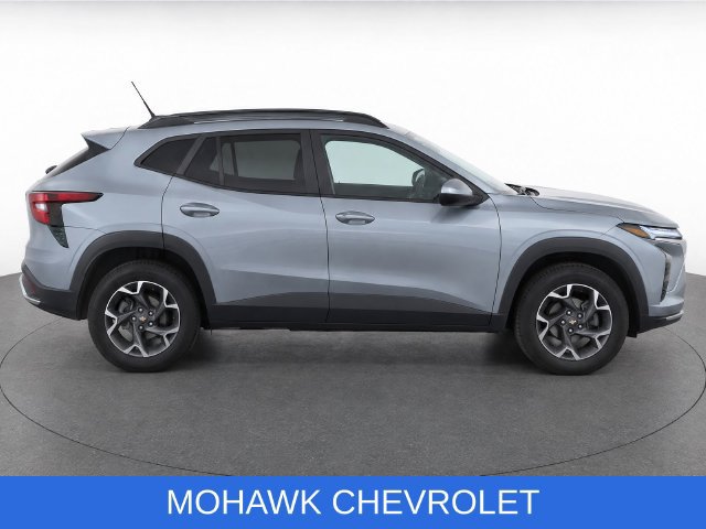 Used 2025 Chevrolet Trax LT w/ Driver Confidence Package FWD image 10