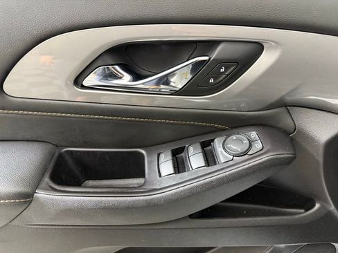 Used 2019 Chevrolet Traverse LT w/ LPO, Floor Liner Package FWD image 12