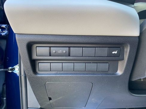 New 2025 Mitsubishi Outlander SE image 14