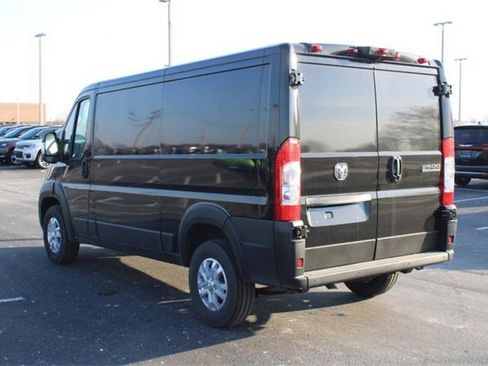 New 2025 RAM ProMaster 2500 w/ Quick Order Package 22G SLT image 5