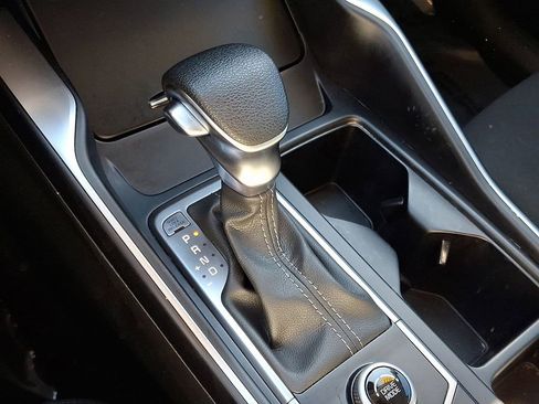 Used 2023 Kia Sorento LX image 16