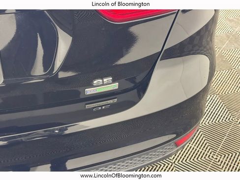 Used 2018 Ford Focus SE w/ Cold Weather Package image 12