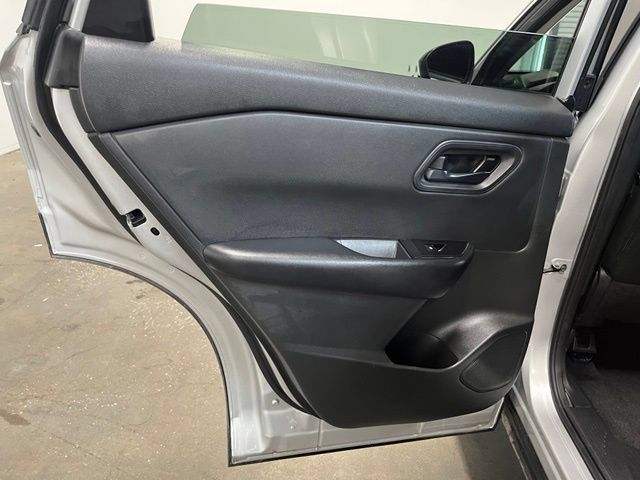 Used 2024 Nissan Rogue S AWD/4WD image 21