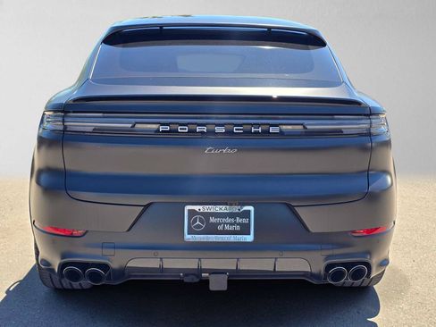 Used 2025 Porsche Cayenne Turbo AWD/4WD image 4