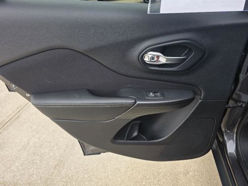 Used 2016 Jeep Cherokee Latitude w/ Safety/Convenience Group image 59