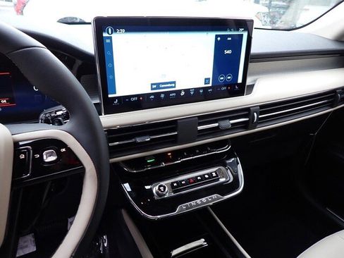 New 2026 Lincoln Corsair Premiere image 44