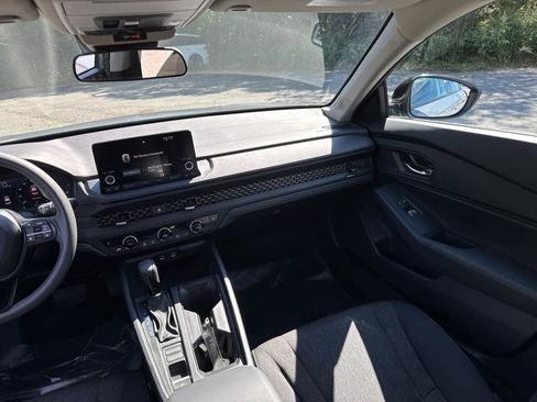 Used 2025 Honda Accord SE image 37