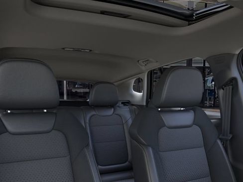 New 2026 Chevrolet Trax LT w/ Sunroof Package FWD image 24