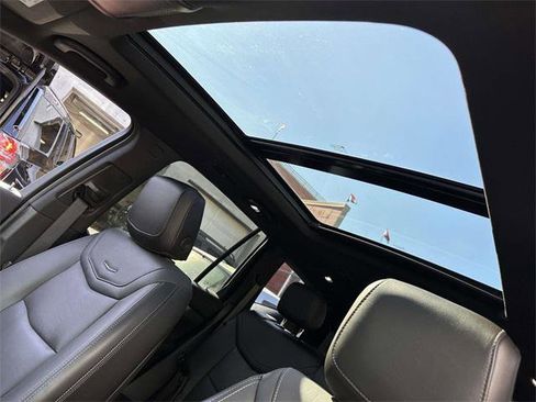 Used 2023 Cadillac XT6 Sport image 12