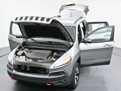 Used 2015 Jeep Cherokee Trailhawk image 37