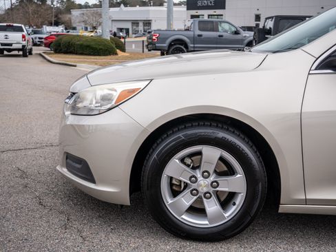 Used 2015 Chevrolet Malibu LT image 21