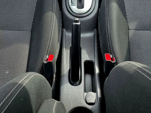 Used 2018 Nissan Versa SV w/ SV Special Edition Package FWD image 34