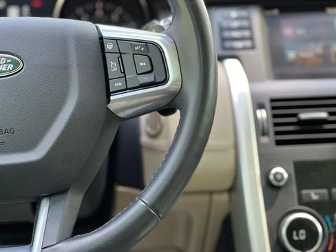 Used 2019 Land Rover Discovery Sport HSE AWD/4WD image 31