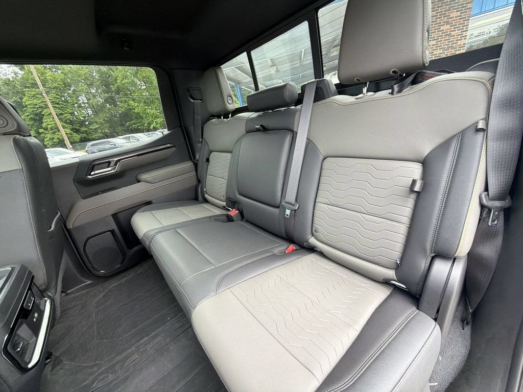 Used 2022 Chevrolet Silverado 1500 ZR2 w/ Technology Package AWD/4WD image 26