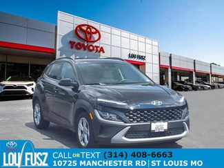 Used 2023 Hyundai Kona SEL image 1