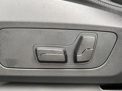 Used 2026 BMW X2 xDrive28i w/ Technology Package image 23