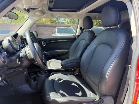 Used 2020 MINI Cooper 2-Door Hardtop FWD image 9