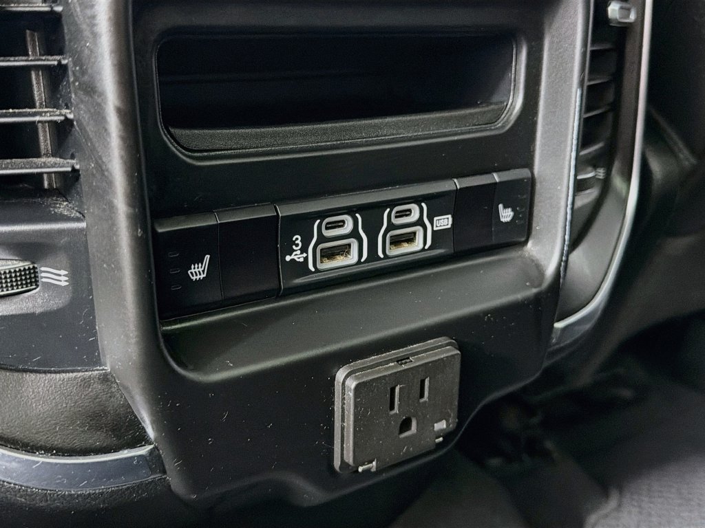 Used 2019 RAM 1500 Laramie AWD/4WD image 27