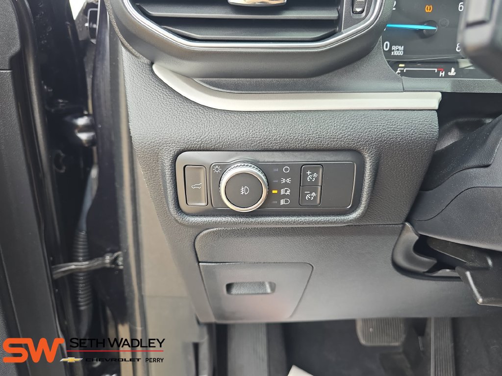 Used 2021 Ford Explorer XLT w/ Equipment Group 202A AWD/4WD image 27