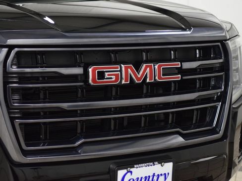 Used 2024 GMC Yukon AT4 AWD/4WD image 11