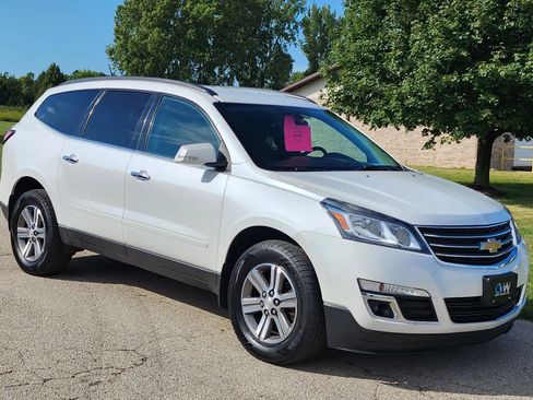 Used 2017 Chevrolet Traverse LT AWD/4WD image 2