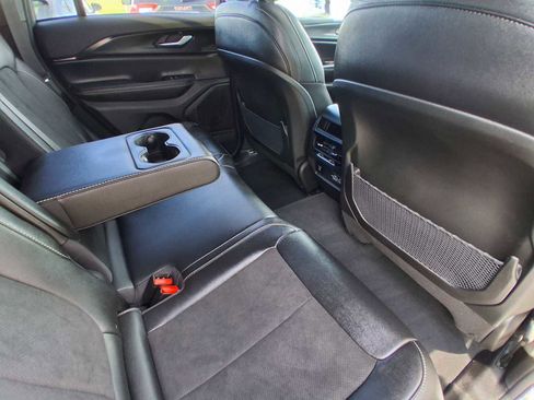 Used 2023 Jeep Grand Cherokee Altitude image 24