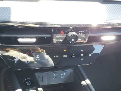 New 2026 Nissan Kicks SR w/ SR Premium Package FWD image 31