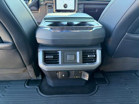 Used 2022 Ford F150 Lightning Lariat image 22