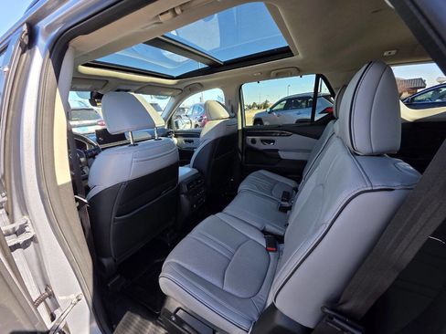 Used 2023 Honda Pilot Elite image 30
