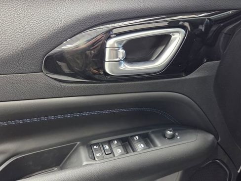 New 2026 Jeep Compass Latitude image 27