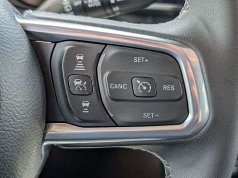 Used 2025 Jeep Wrangler Unlimited Sahara AWD/4WD image 22