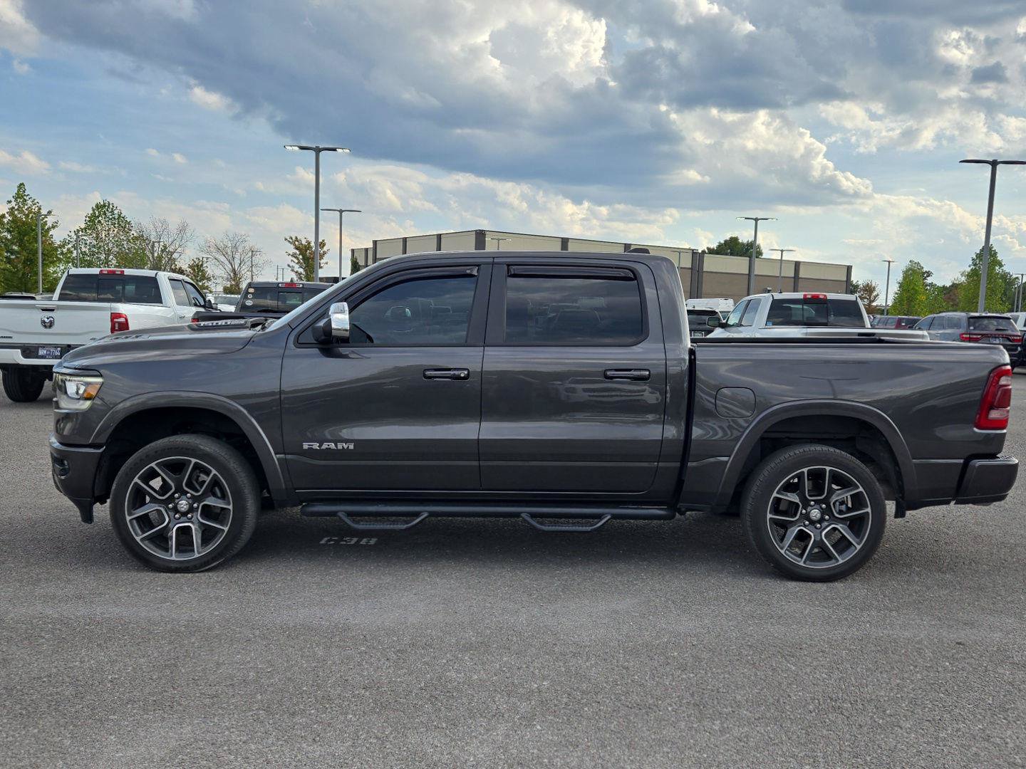 Used 2019 RAM 1500 Laramie AWD/4WD image 4