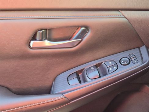 Used 2024 Nissan Sentra SV image 29