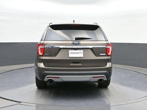 Used 2016 Ford Explorer XLT w/ Equipment Group 202A FWD image 8
